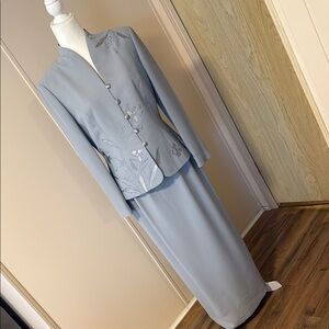 Adrianna Papell Light Gray Maxi Suit Size 10